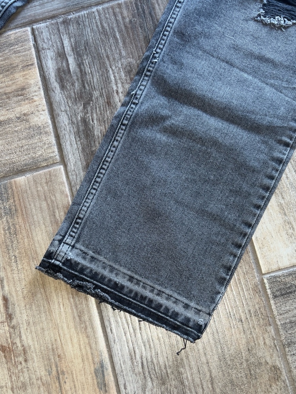 NWT Good American Good Icon black acid distressed jeans - Picture 4 of 9
